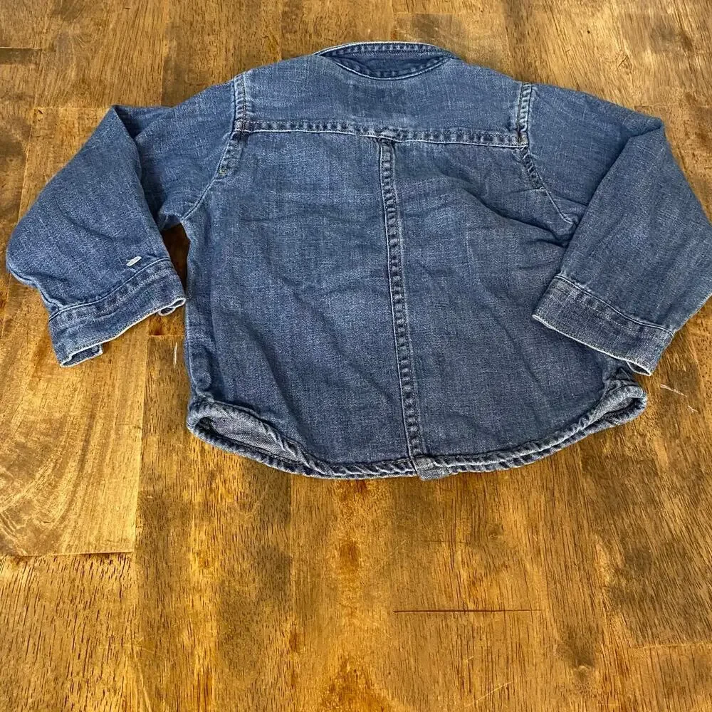 Gap dark wash denim snap collar long sleeve shirt SIZE 2‎
